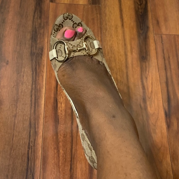 🚫SOLD🚫Gucci Monogram Horsebit Peep Toe Pumps - Picture 15 of 15